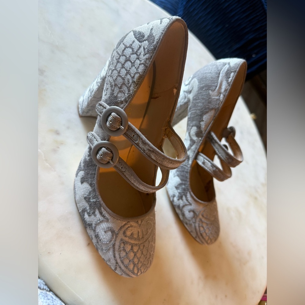 Nine West Textured Gray Mary Jane Heels